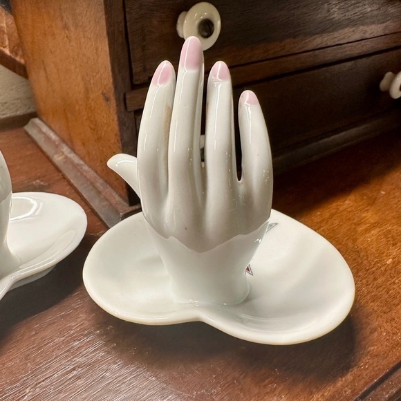 VINTAGE, SET/2 LEFTON, MASONIC, HIGH QUALITY PORCELAIN DISPLAY OF LADIES HAND - Picture 10 of 14